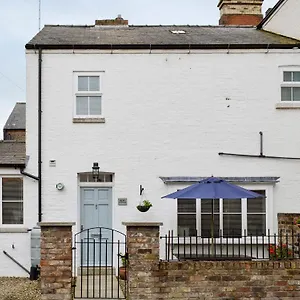 https://mews-cottage.yorkshirehotels.net